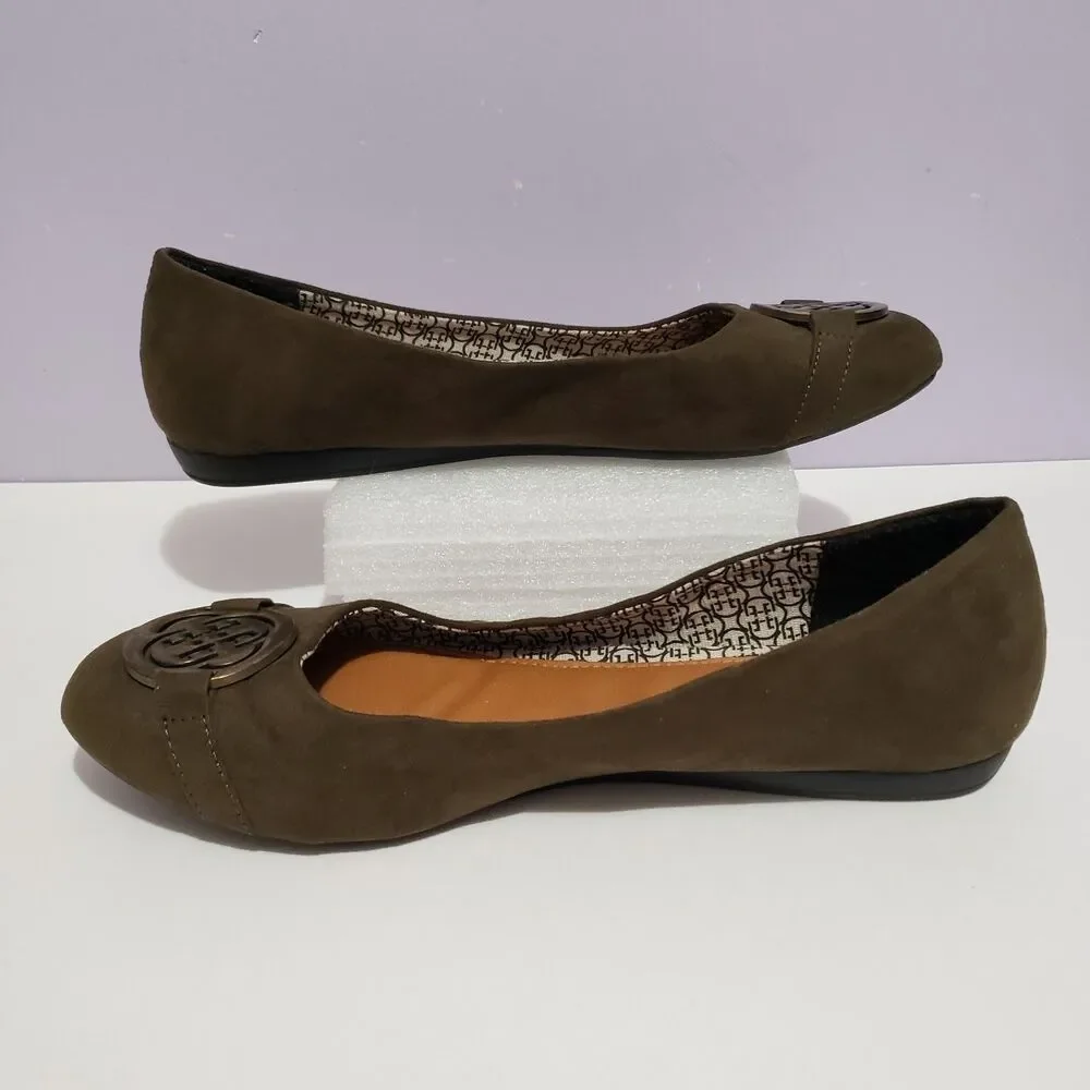 Daisy Fuentes Green Suede Women's Flat Dress Casual Dress Sz 8.5
